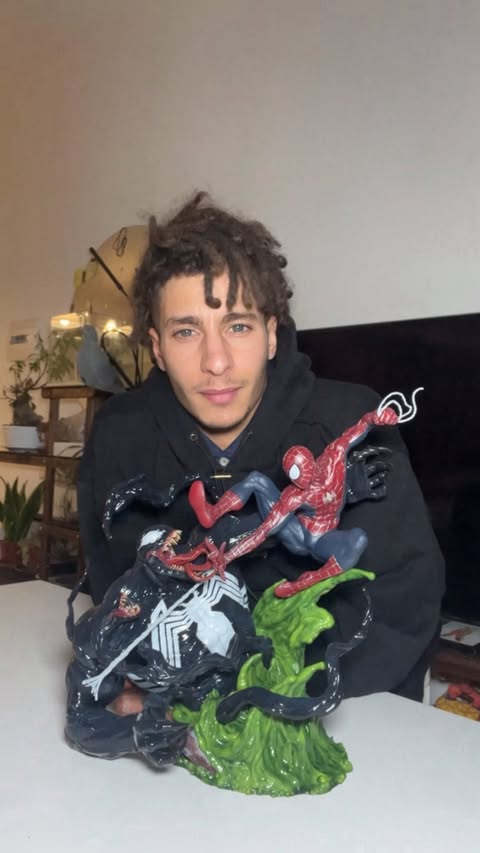 JoJo, resin artist